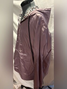 Purple HURLEY windbreaker with leopard print lining
